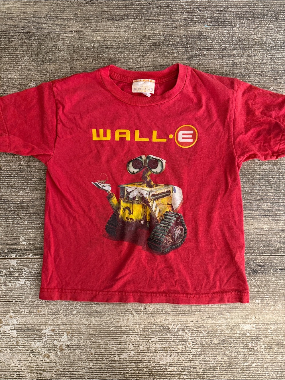 Disney Pixar vintage youth red Wall-e graphic t shirt
